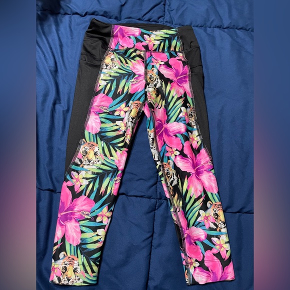 Floral and tigers child track suit outfit - Picture 5 of 7